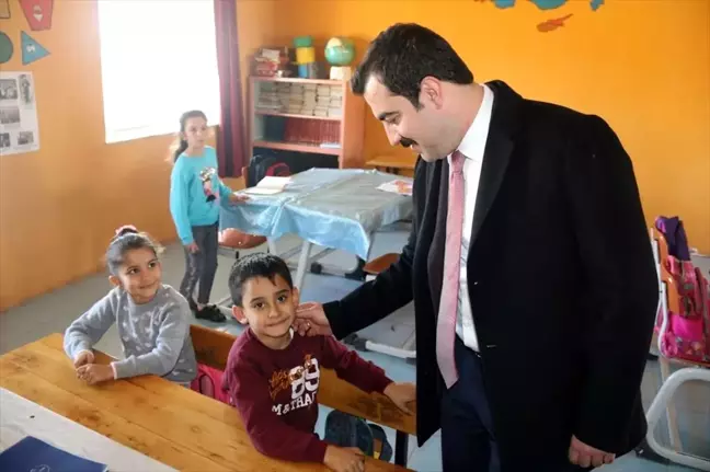 Kaymakamı Akköz, ilkokul öğrencisinin isteğini yerine getirdi