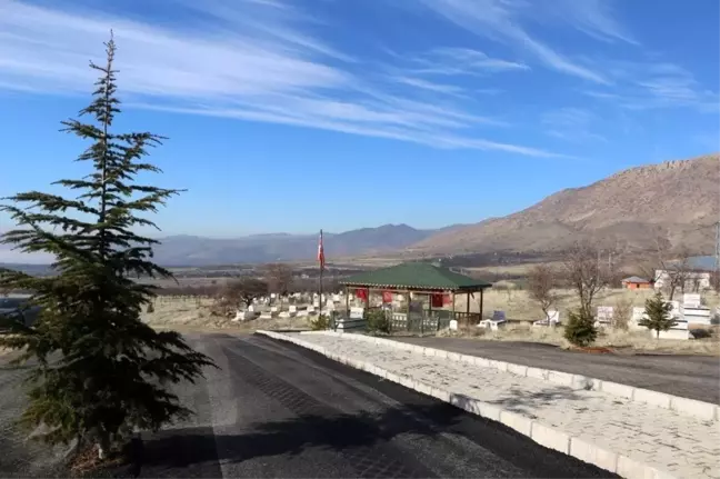 Şehit Sekin'in kabrinin yolu yenilendi