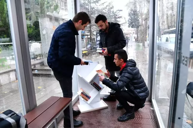 Isparta'daki kapalı duraklarda kütüphaneleştirme projesi