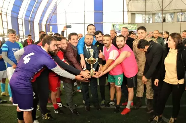 Edremit'te 'Mahalleler Arası Futbol Turnuvası' sona erdi
