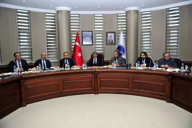 Vali Bilmez ve Uluslararası Üniversiteler Konseyi YYÜ'de toplantı yaptı