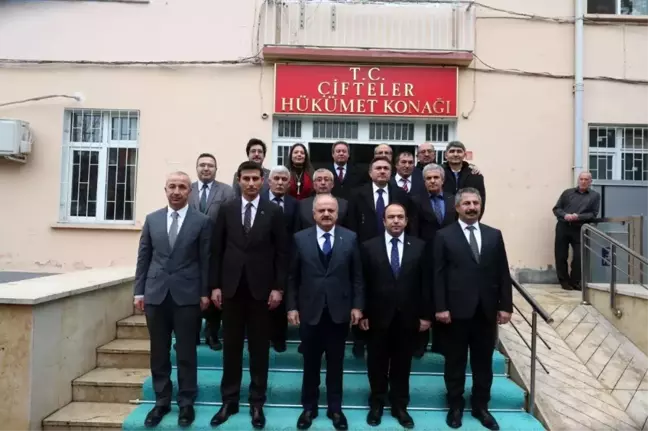 Vali Çakacak Çifteler'de muhtarlarla buluştu