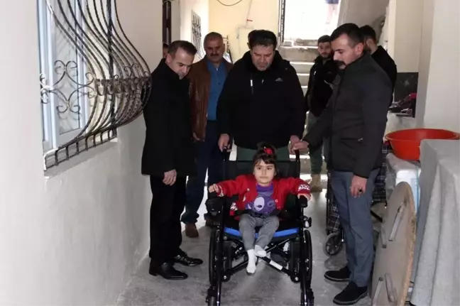 6 yaşındaki Narin, akülü sandalyesine kavuştu