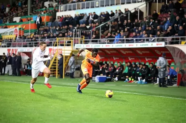 Süper Lig: Alanyaspor: 1 - Konyaspor: 1 (İlk yarı )