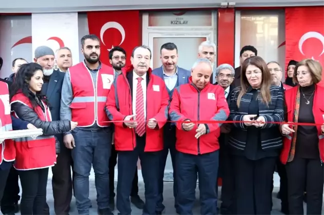 Kızılay Şanlıurfa'da giyim mağazası açtı