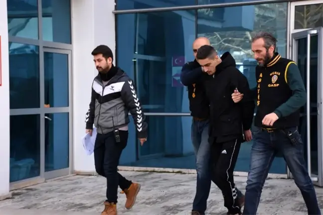 Silahlı soyguncu yüz tarama sistemi ile 24 saat geçmeden yakalandı
