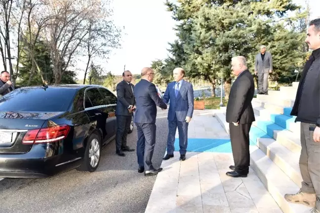 DÜ Rektörü Prof. Dr. Gül, Azerbaycan Kars Başkonsolosu Guliyev'i ağırladı