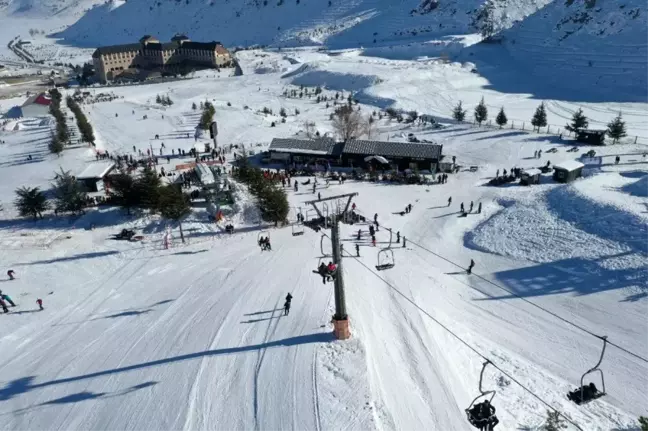 Yarıyıl tatilinin vazgeçilmezi 'Isparta Davraz Kayak Merkezi'