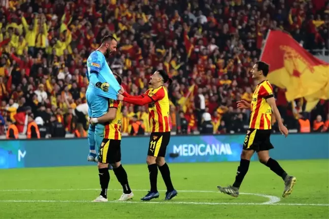Süper Lig: Göztepe: 2 - Beşiktaş: 1 (Maç sonucu)