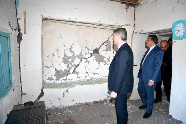 Malatya'da 4 bin 128 konut ağır hasar gördü
