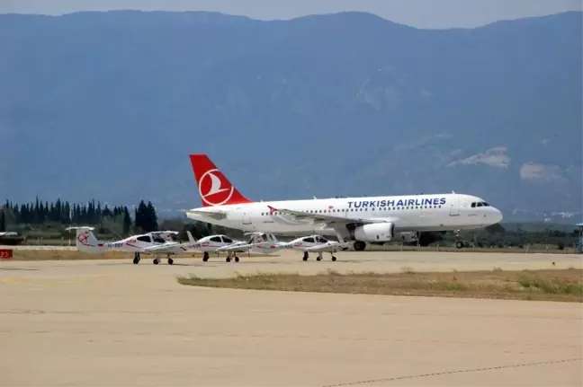 Koca Seyit Havalimanı'ndan 22 bin 165 uçak iniş kalkış yaptı