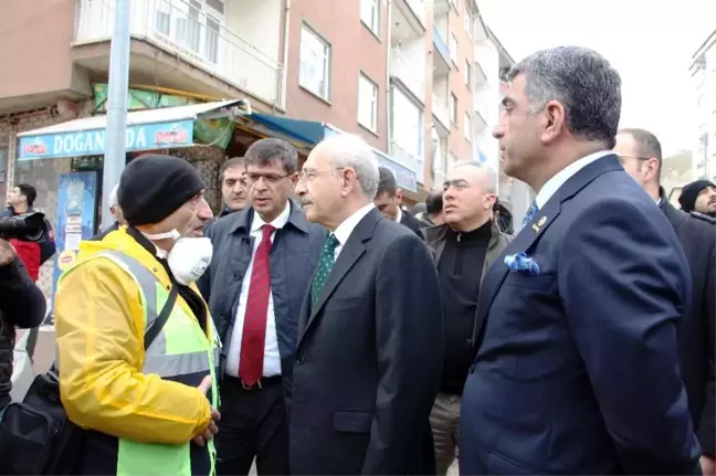 Kılıçdaroğlu, 14 kişinin hayatını kaybettiği enkaz alanında inceleme yaptı