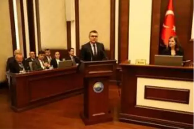 Büyükçekmece Belediye Meclisi Dr. Eryiğit'i büyükşehire uğurladı