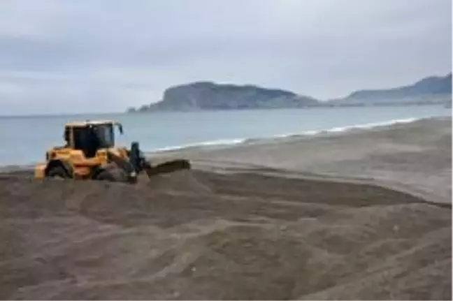 Dimçayı'nın sahil ağzında temizlik çalışması