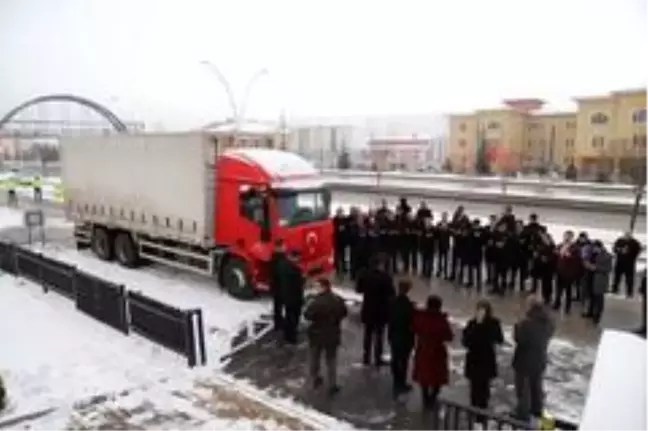 'Bizim de tuzumuz olsun' sloganıyla deprem bölgesine 10 ton yardım yola çıktı