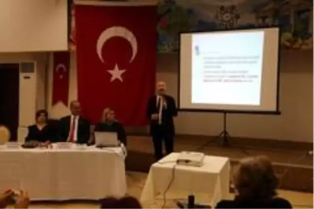 Efeler'de Yaşam Boyu Göz Sağlığı paneli gerçekleştirildi