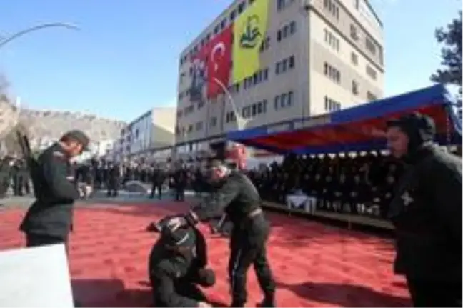 102. yıl coşkusu Cumhuriyet Caddesine taştı