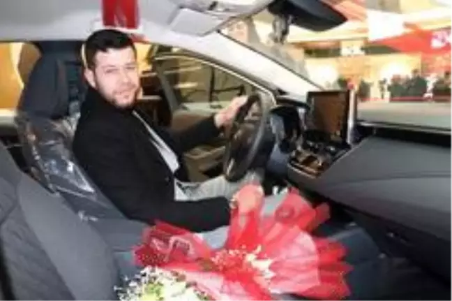 600 TL'lik alış veriş ile 200 bin TL değerinde aracın sahibi oldu