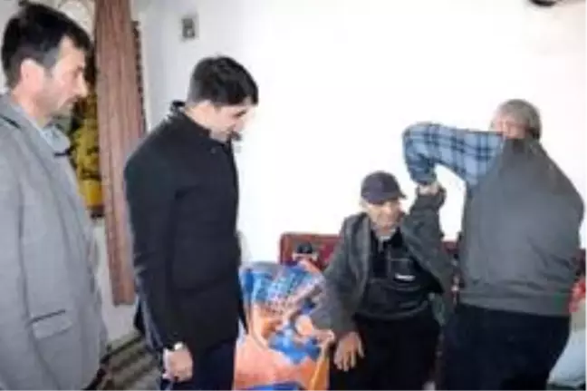 Kimsesiz yaşlı adama kaymakam yardım eli uzattı