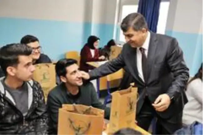 Fadıloğlu, lise son sınıf öğrencileriyle buluştu