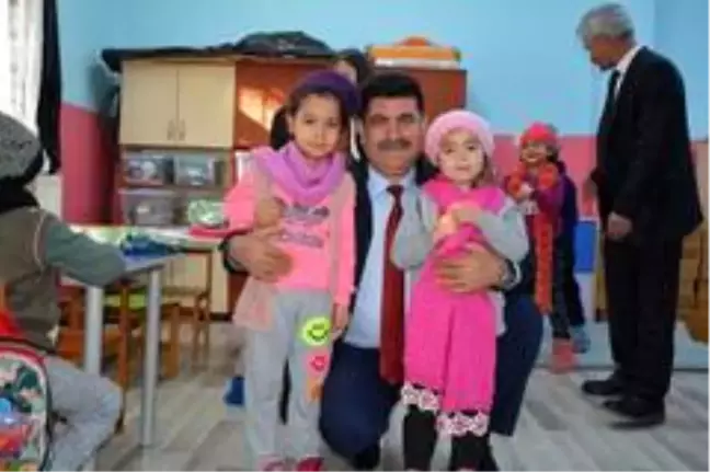 İlmek ilmek sevgi örüp paylaştılar