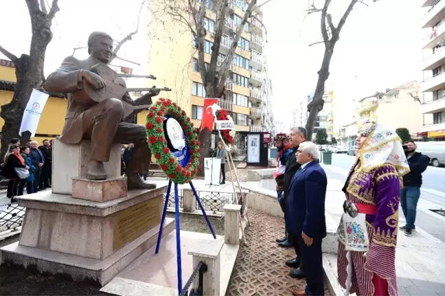 Büyük halk ozanı Özay Gönlüm unutulmadı