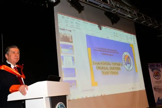 Avrasya Üniversitesi'nden Köksal Toptan'a onursal doktora belgesi