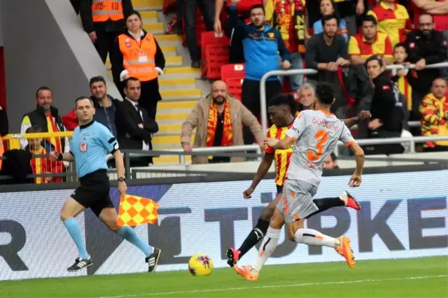 Başakşehir deplasmandan 3 puanla döndü