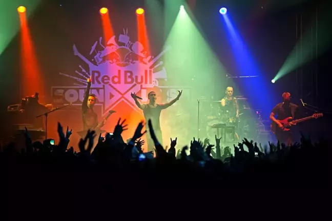 Gelmiş geçmiş en büyük müzik karşılaşması 17 Nisan'da!