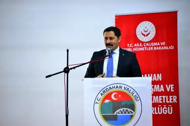 Ardahan'da 'Koruyucu Aile ve Evlat Edinme' konusulu bilgilendirme toplantısı