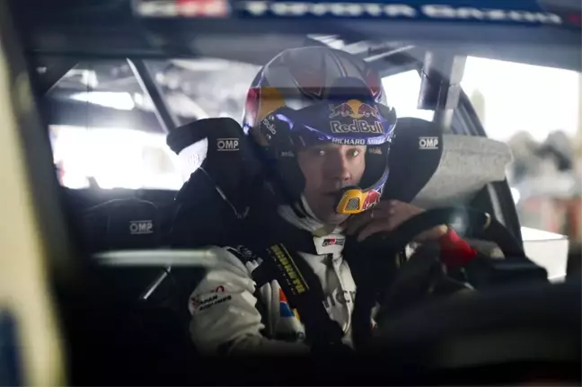 Meksika'da gülen Sebastien Ogier