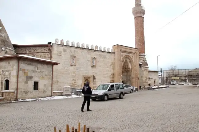 Beyşehir'de camiler cemaatsiz kaldı