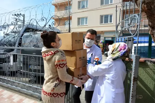Fırsatçılara inat ücretsiz dağıttılar