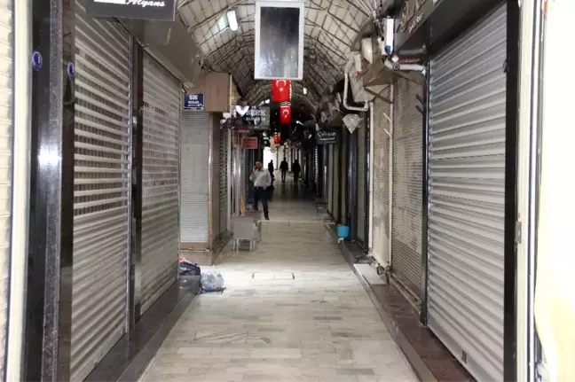 İzmir'de kuyumcular kepenk kapattı