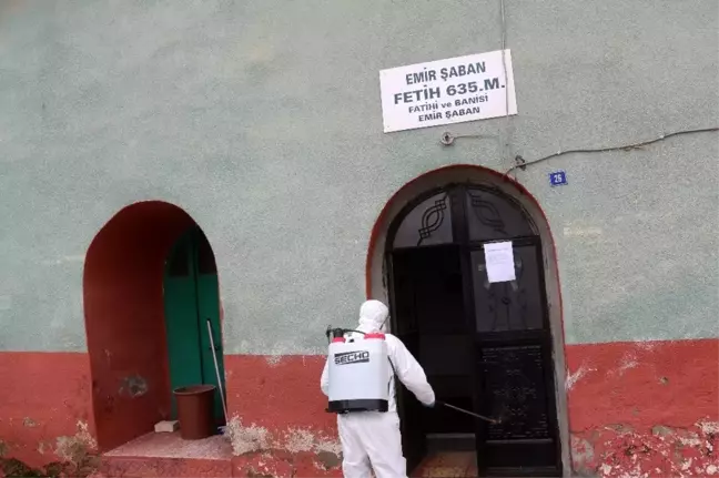 Çukurca'da camiler dezenfekte edildi