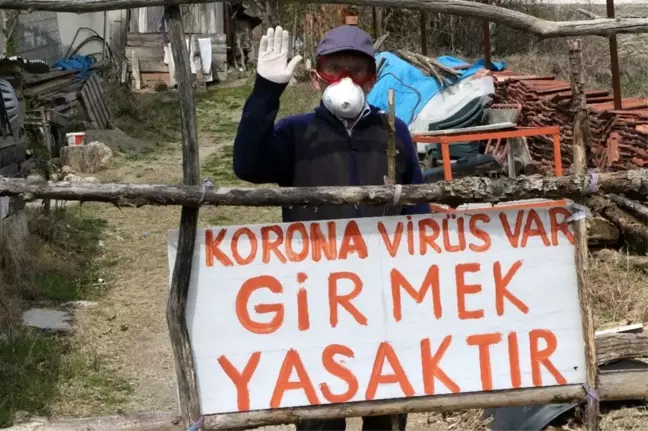 (Özel) Evinin önüne