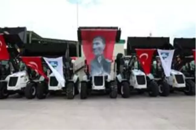 İzmit Belediyesi satın aldığı 27 Milyon TL değerindeki iş makinelerini filosuna kattı