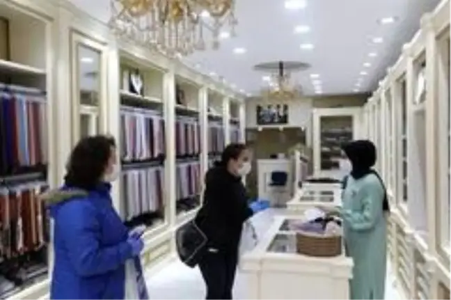 Adapazarı'ndan esnafa ilk aşamada 12 bin maske dağıtıldı