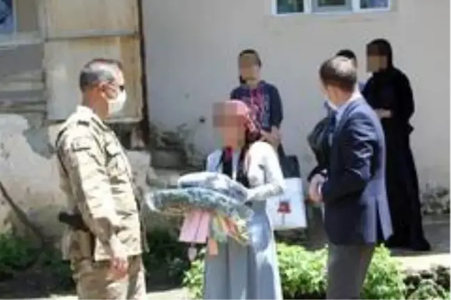 Kaymakam Güven'den çocuklara bayram hediyesi