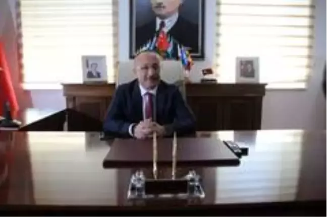 Siirt Belediyesine kayyum olarak atanan Vali Atik göreve başladı