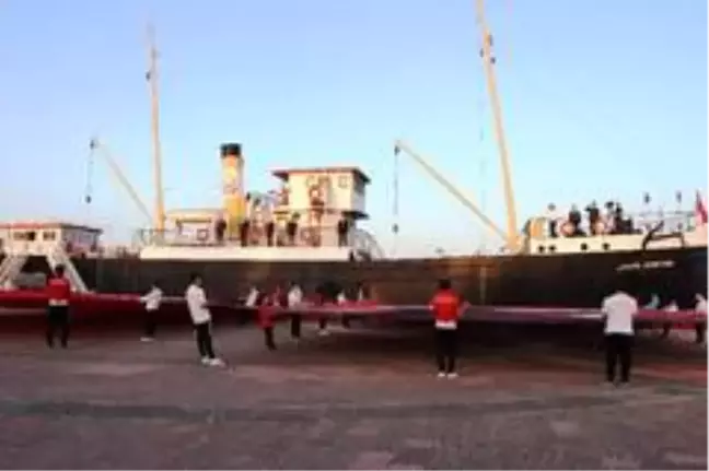Samsun'da 19.19'da Bandırma Vapuru'nda İstiklal Marşı okundu