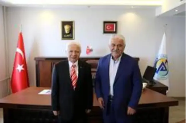 KTÜ eski rektörü Prof. Dr. İbrahim Özen, Avrasya Üniversitesi'nin akademisyen kadrosuna katıldı