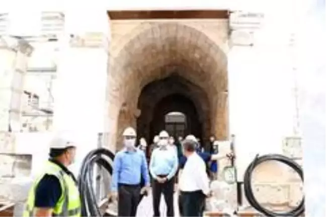 Şehzade Korkut Camiinde işlemeler kılı kırk yararak seçiliyor