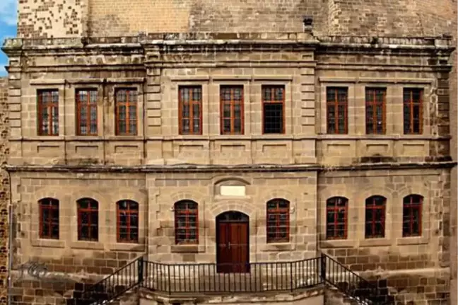 Bitlis'in Eski Belediye Binası müze olmalıdır