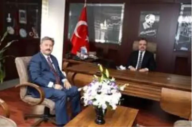Başkan Palancıoğlu, Kaymakam Erkaya Yırık'a Melikgazi'ye hizmetleri için teşekkür etti