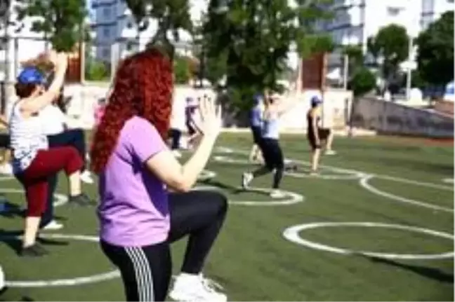 Aydın Büyükşehir, Efeler'de sabah sporu düzenliyor