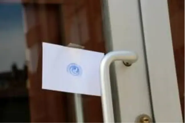 Oltu Ülkü Ocakları Oltu'da iş yerlerine siftah parası dağıttı