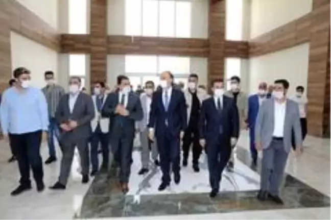 Haliliye'de halka hizmet sürüyor