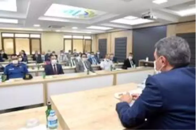 Vali Şıldak Edremit'te daire amirleri ile bir araya geldi