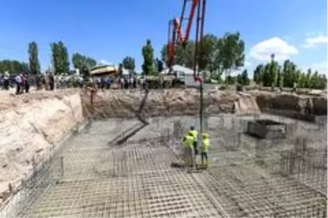 Vali Bilmez, Saray ilçesinde temel atma törenine katıldı